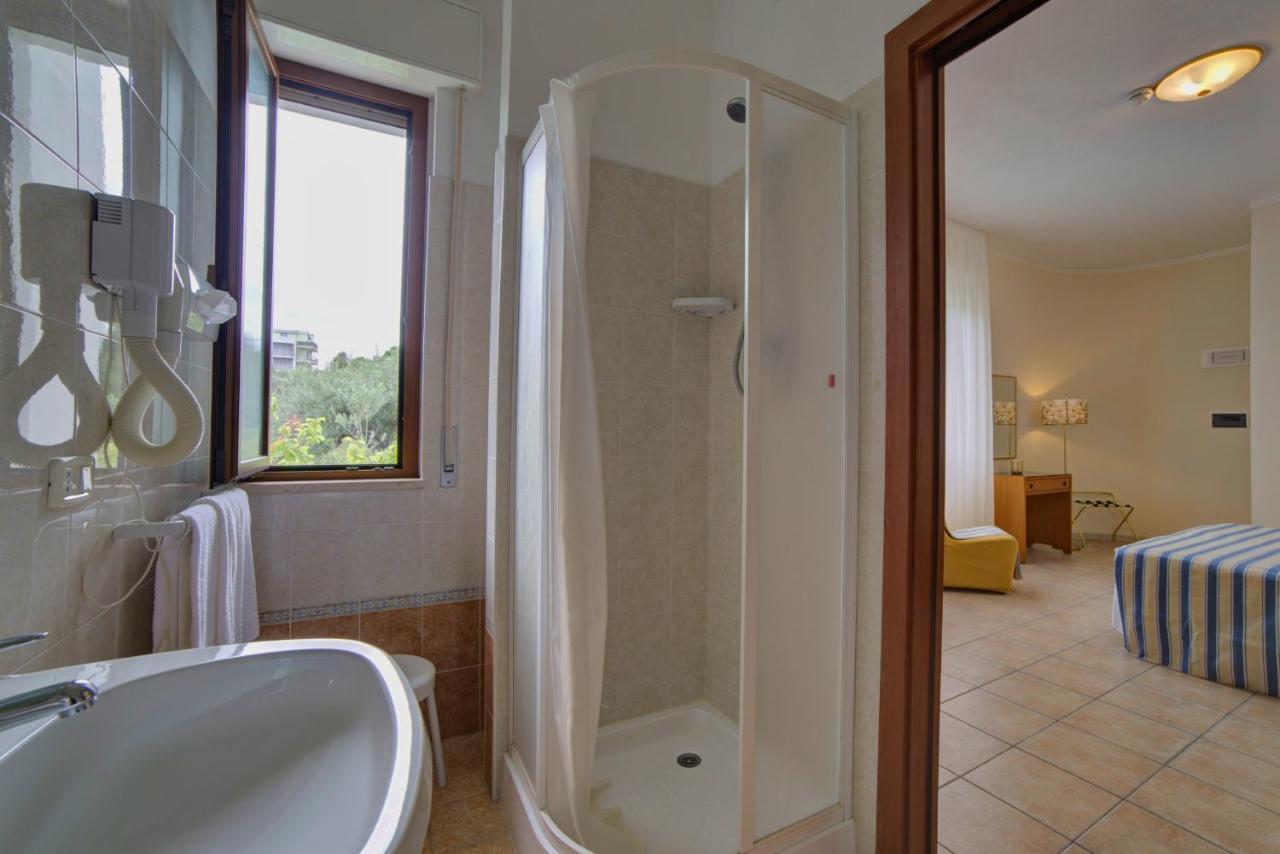 ואסטו Hotel Sporting מראה חיצוני תמונה